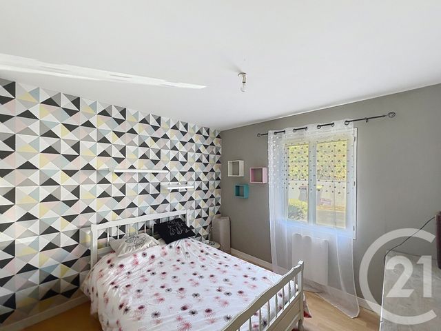 Maison &agrave; louer - 5 pi&egrave;ces - 113,55 m2 - St Yrieix Sur Charente - 16 - POITOU-CHARENTES