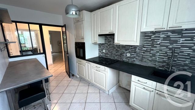 Appartement F4 &agrave; louer - 4 pi&egrave;ces - 78,84 m2 - St Brice Sous Foret - 95 - ILE-DE-FRANCE