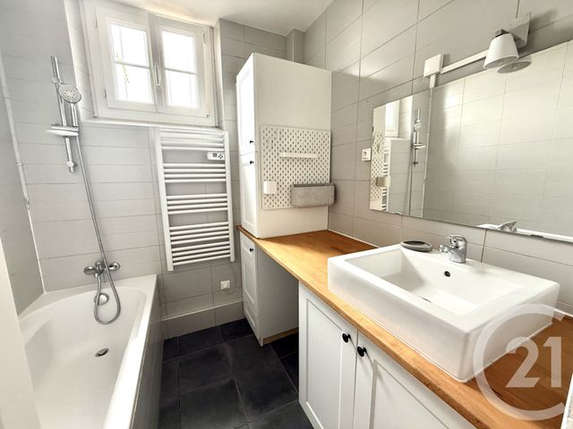Appartement F3 &agrave; louer - 3 pi&egrave;ces - 60,93 m2 - Enghien Les Bains - 95 - ILE-DE-FRANCE