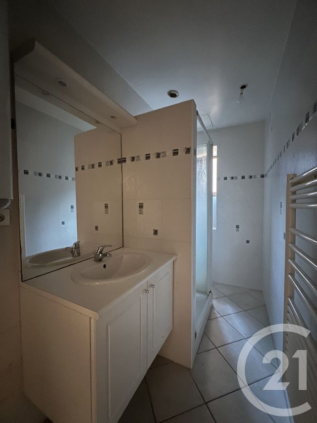 Appartement F3 à vendre - 3 pièces - 65,24 m2 - Voiron - 38 - RHONE-ALPES