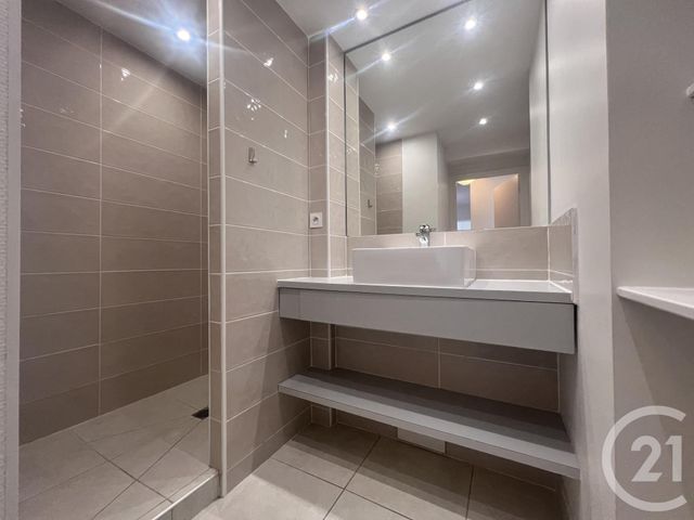 Appartement F2 à vendre - 2 pièces - 51,70 m2 - Voiron - 38 - RHONE-ALPES