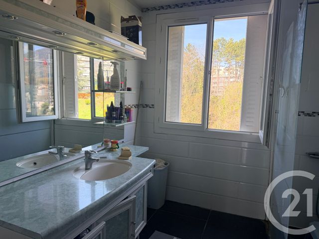 Appartement &agrave; vendre - 3 pi&egrave;ces - 62,36 m2 - Voiron - 38 - RHONE-ALPES