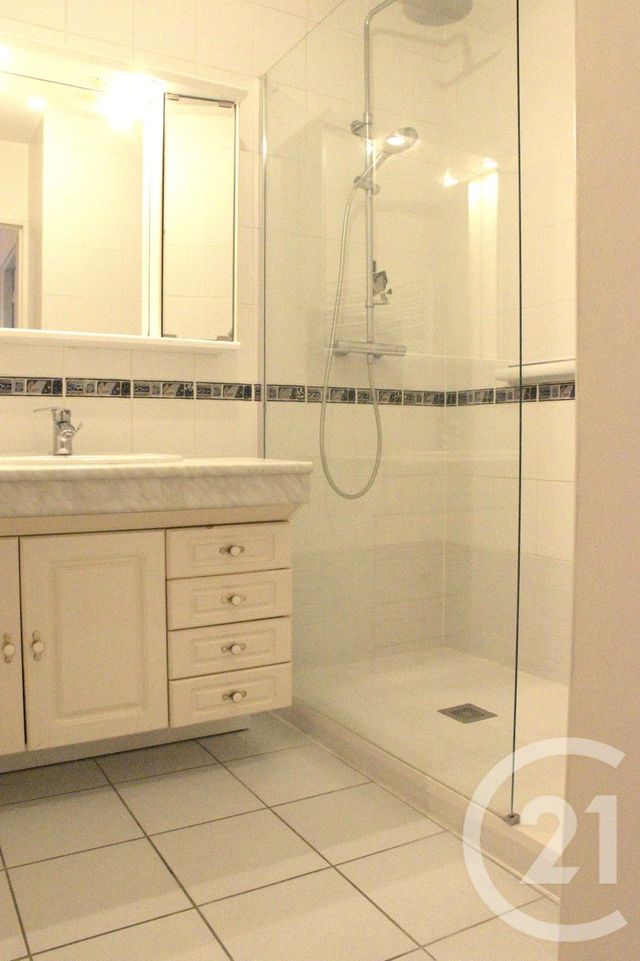 Appartement T4 &agrave; vendre - 4 pi&egrave;ces - 100 m2 - Voiron - 38 - RHONE-ALPES