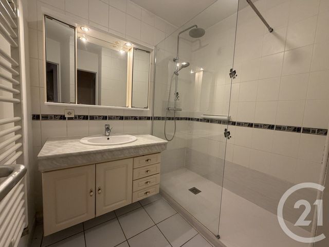 Appartement T4 &agrave; vendre - 4 pi&egrave;ces - 100 m2 - Voiron - 38 - RHONE-ALPES