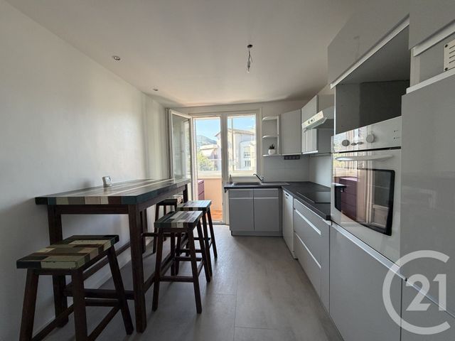 Appartement F5 &agrave; vendre - 5 pi&egrave;ces - 88 m2 - Voiron - 38 - RHONE-ALPES