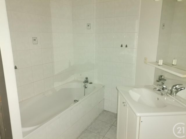 Appartement F3 &agrave; vendre - 3 pi&egrave;ces - 56 m2 - Voiron - 38 - RHONE-ALPES