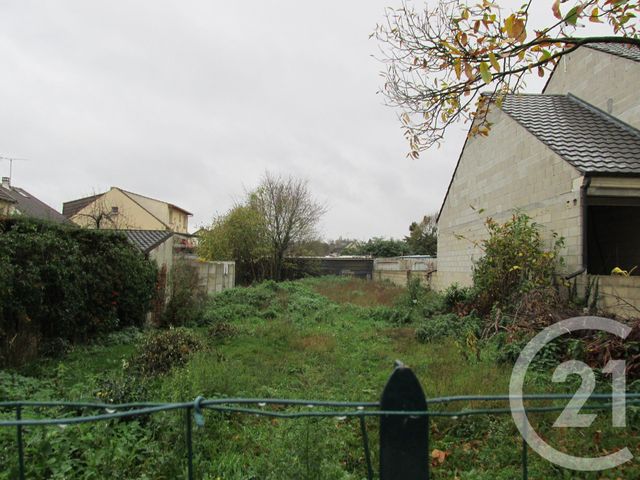 terrain - MONTFERMEIL - 93