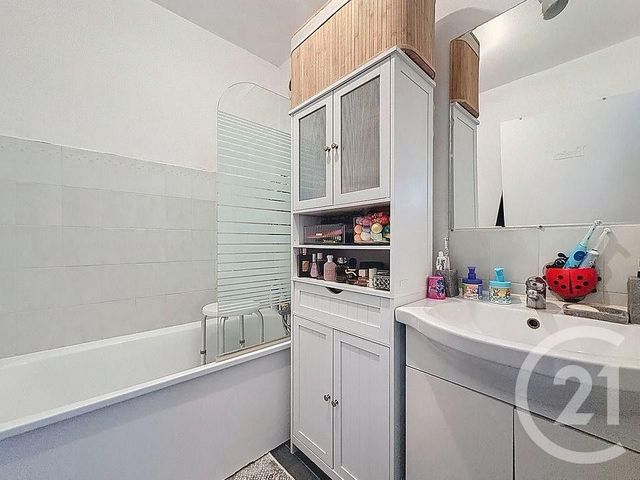 Appartement F3 &agrave; vendre - 3 pi&egrave;ces - 64,56 m2 - Livry Gargan - 93 - ILE-DE-FRANCE