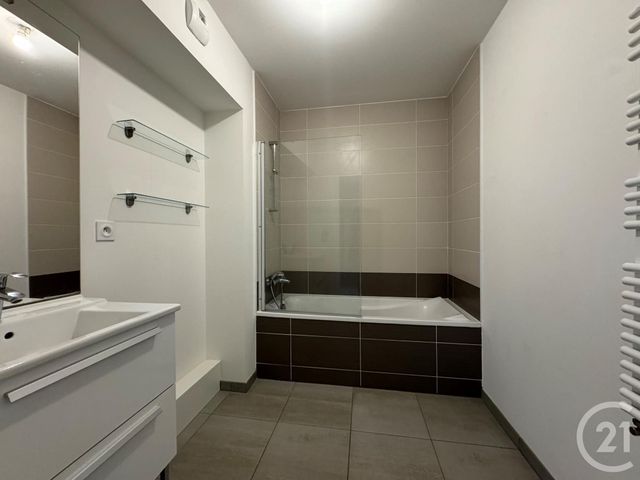 Appartement F3 &agrave; louer - 3 pi&egrave;ces - 63,71 m2 - Thouare Sur Loire - 44 - PAYS-DE-LOIRE