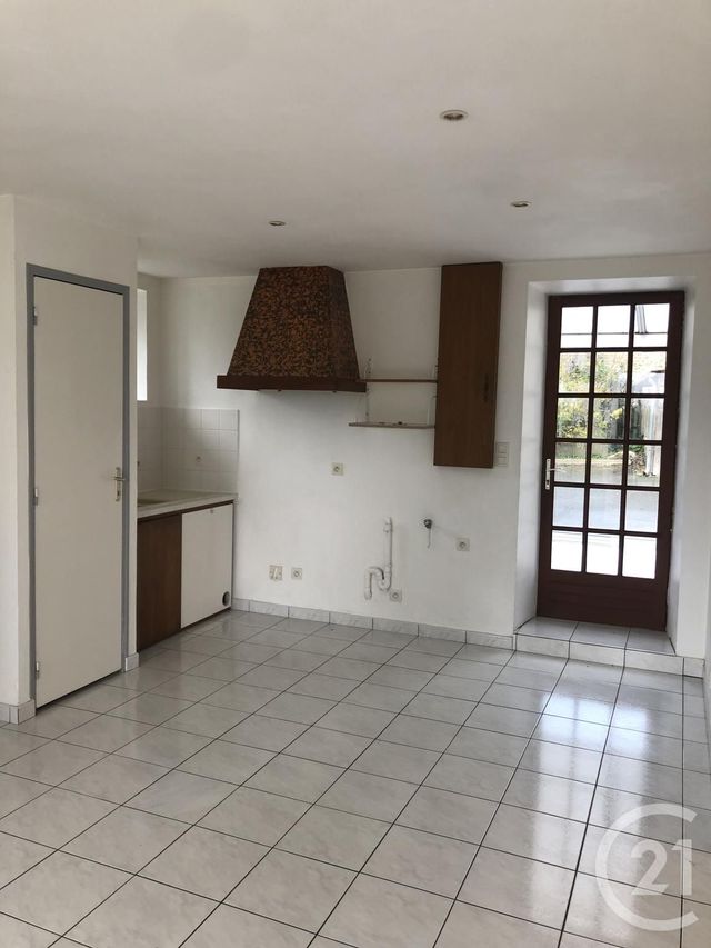 Maison &agrave; louer - 4 pi&egrave;ces - 82,29 m2 - St Hilaire Des Landes - 35 - BRETAGNE