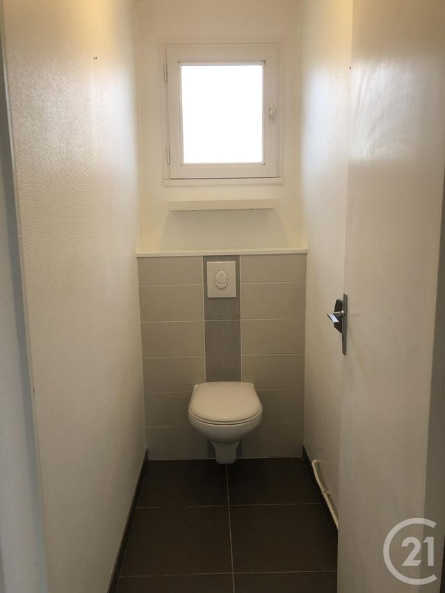 Maison &agrave; louer - 4 pi&egrave;ces - 82,29 m2 - St Hilaire Des Landes - 35 - BRETAGNE