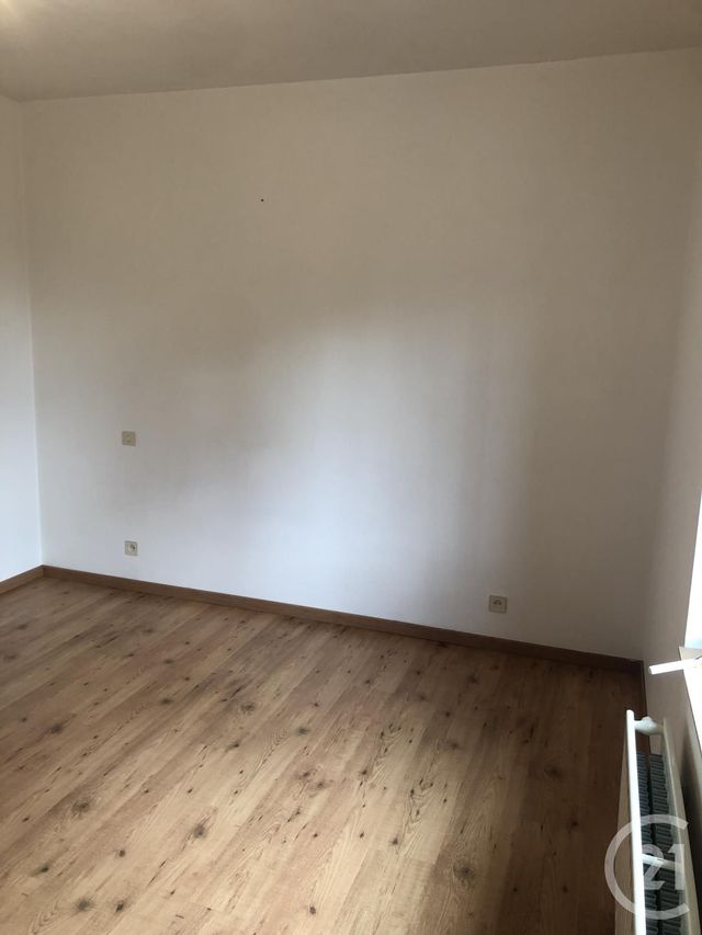 Maison &agrave; louer - 4 pi&egrave;ces - 82,29 m2 - St Hilaire Des Landes - 35 - BRETAGNE