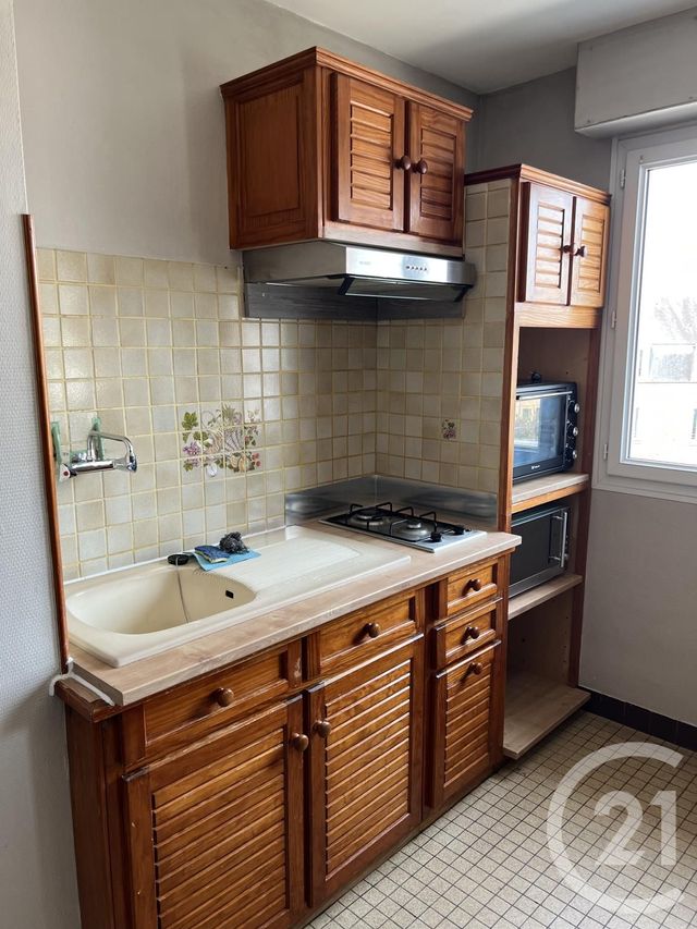 Appartement à louer - 4 pièces - 9,95 m2 - Fougeres - 35 - BRETAGNE