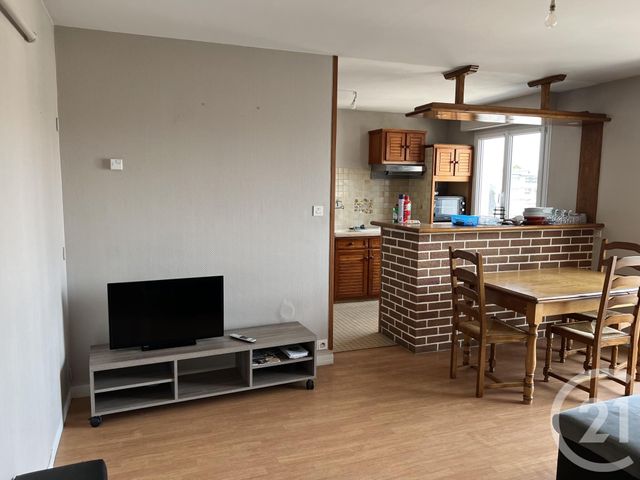 Appartement à louer - 4 pièces - 9,95 m2 - Fougeres - 35 - BRETAGNE