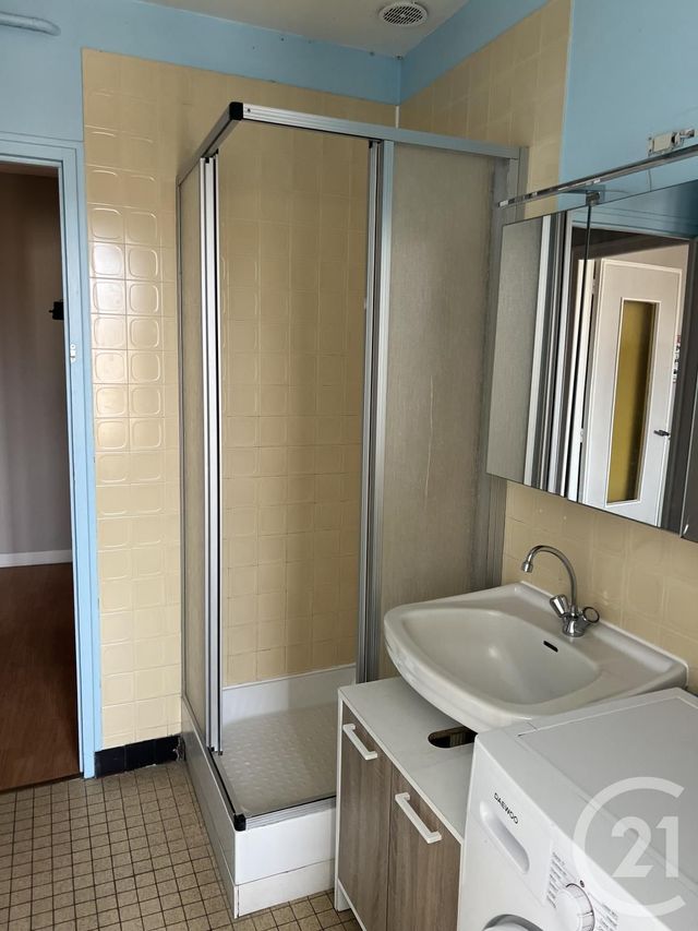 Appartement à louer - 4 pièces - 9,95 m2 - Fougeres - 35 - BRETAGNE