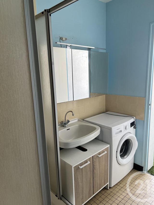 Appartement à louer - 4 pièces - 9,95 m2 - Fougeres - 35 - BRETAGNE