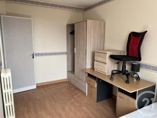 Appartement à louer - 4 pièces - 9,95 m2 - Fougeres - 35 - BRETAGNE