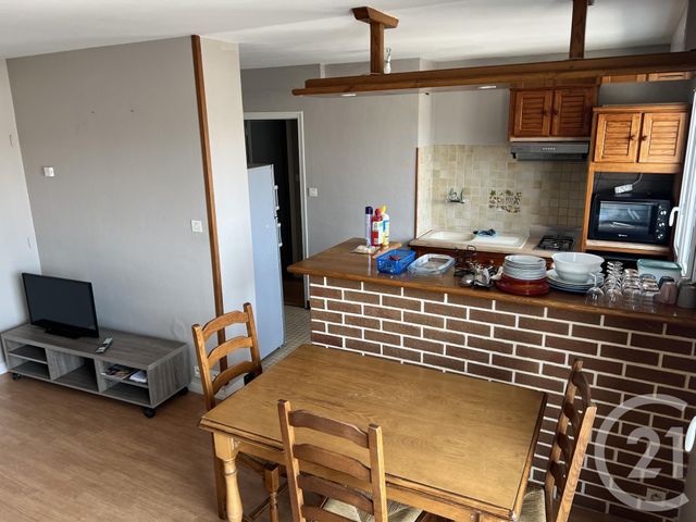 Appartement à louer - 4 pièces - 9,95 m2 - Fougeres - 35 - BRETAGNE