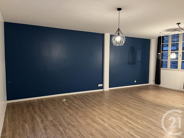 Appartement F3 à louer - 3 pièces - 84,15 m2 - Fougeres - 35 - BRETAGNE