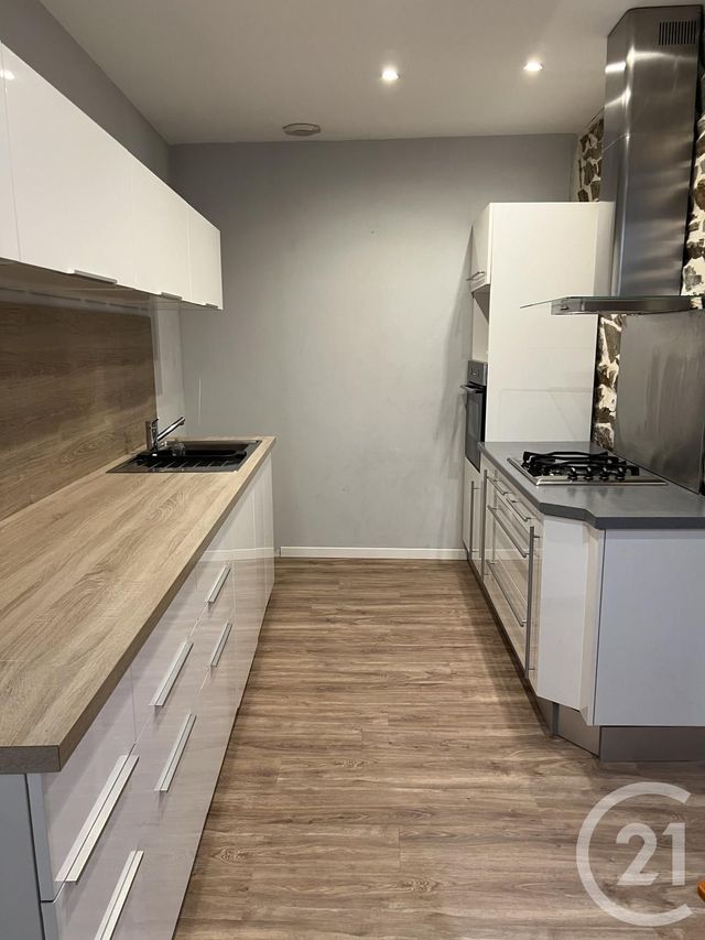 Appartement F3 à louer - 3 pièces - 84,15 m2 - Fougeres - 35 - BRETAGNE