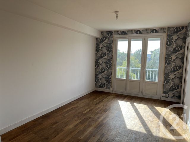 Appartement F4 &agrave; louer - 4 pi&egrave;ces - 70,26 m2 - Fougeres - 35 - BRETAGNE