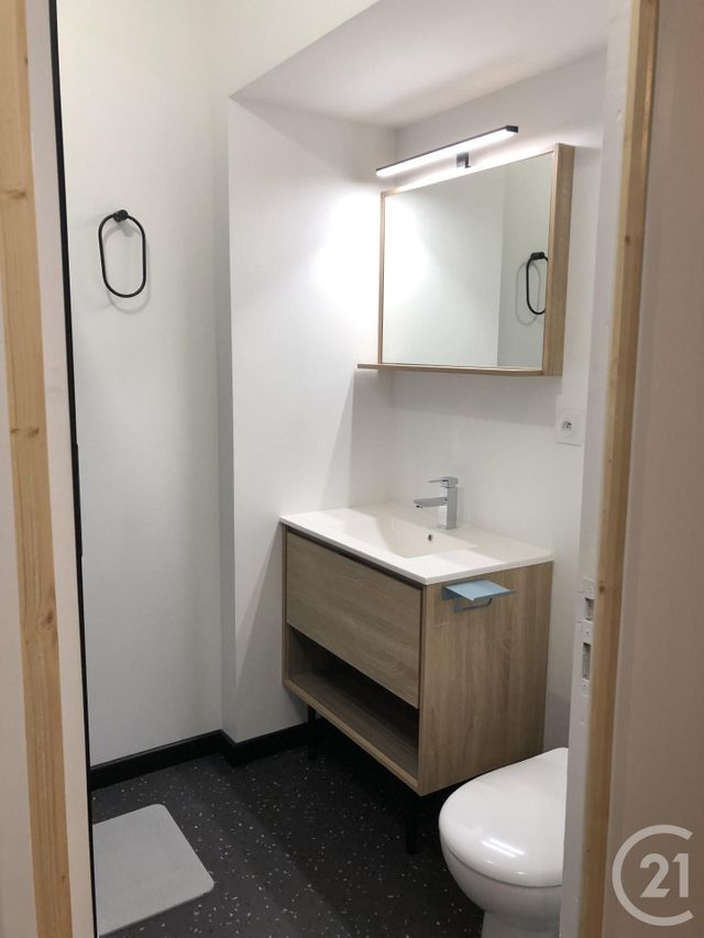 Appartement &agrave; louer - 2 pi&egrave;ces - 37,24 m2 - Fougeres - 35 - BRETAGNE