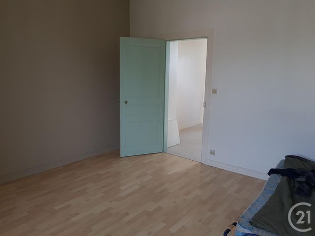 Appartement &agrave; louer - 2 pi&egrave;ces - 30,52 m2 - Fougeres - 35 - BRETAGNE