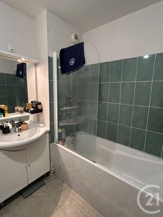 Appartement T3 &agrave; louer - 3 pi&egrave;ces - 64,50 m2 - Fougeres - 35 - BRETAGNE