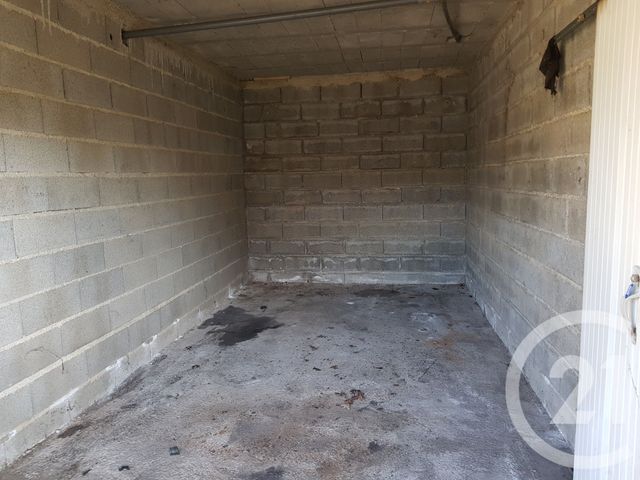 Parking à louer - 15 m2 - Maen Roch - 35 - BRETAGNE