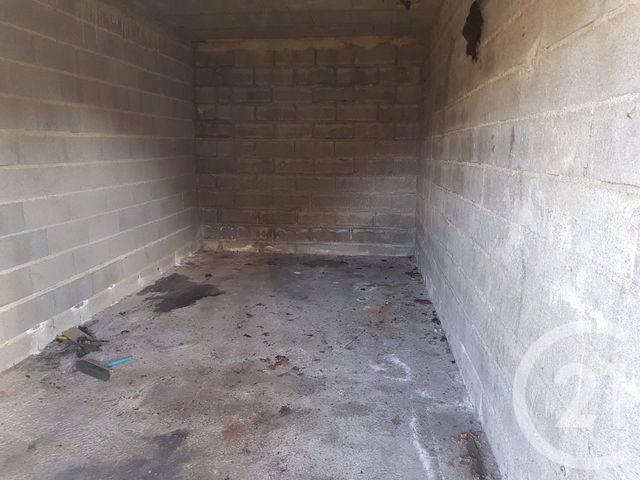 Parking à louer - 15 m2 - Maen Roch - 35 - BRETAGNE