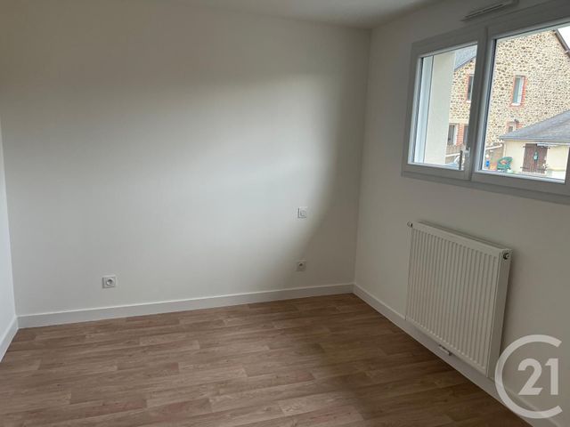 Maison &agrave; louer - 4 pi&egrave;ces - 75,98 m2 - Fougeres - 35 - BRETAGNE