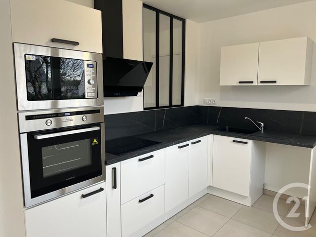 Maison &agrave; louer - 4 pi&egrave;ces - 75,98 m2 - Fougeres - 35 - BRETAGNE