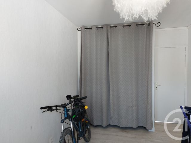 Appartement T3 &agrave; louer - 3 pi&egrave;ces - 76,47 m2 - Fougeres - 35 - BRETAGNE