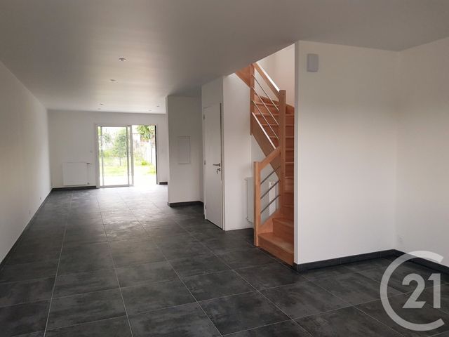 Maison à louer - 4 pièces - 90 m2 - Fougeres - 35 - BRETAGNE