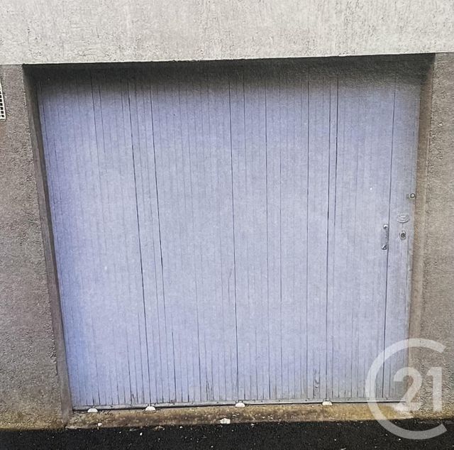 parking - FOUGERES - 35