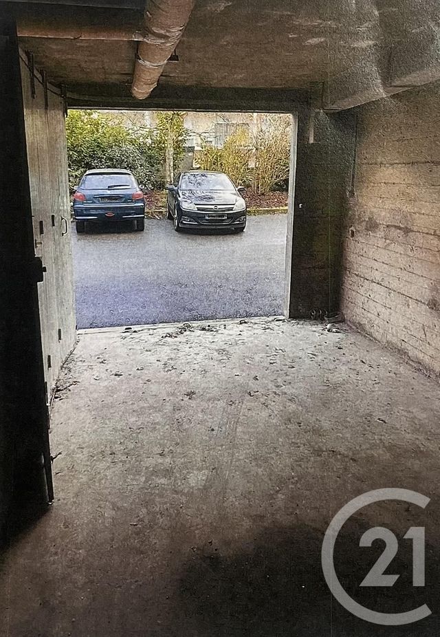 Parking &agrave; louer - 15 m2 - Fougeres - 35 - BRETAGNE