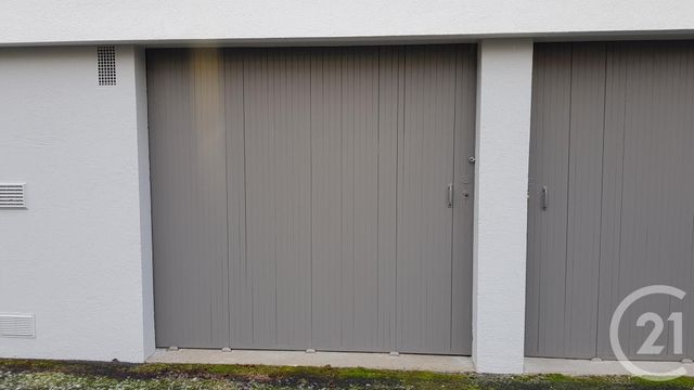 parking - FOUGERES - 35