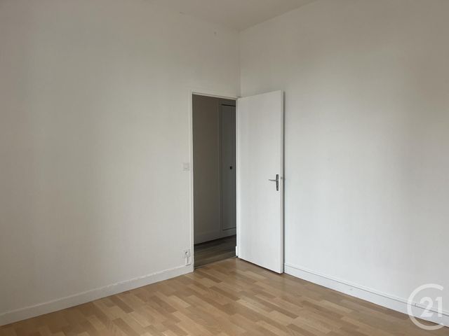 Appartement T3 &agrave; louer - 2 pi&egrave;ces - 66,10 m2 - Fougeres - 35 - BRETAGNE