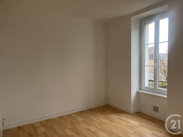 Appartement T3 &agrave; louer - 2 pi&egrave;ces - 66,10 m2 - Fougeres - 35 - BRETAGNE