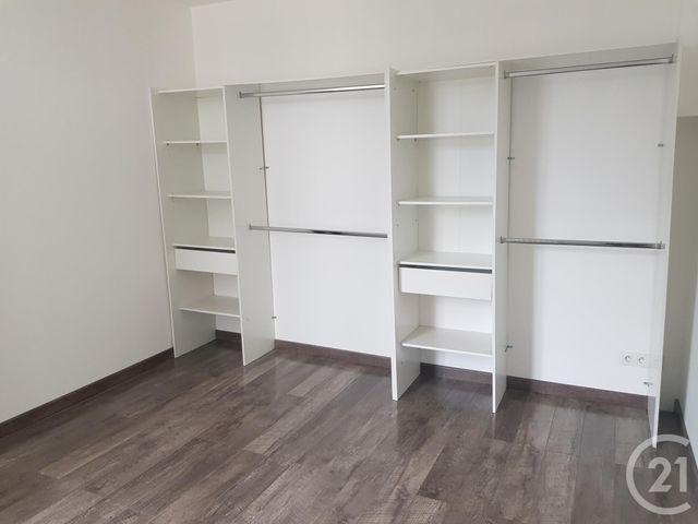 Appartement T3 &agrave; louer - 3 pi&egrave;ces - 66,26 m2 - Fougeres - 35 - BRETAGNE