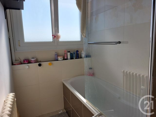 Appartement T3 &agrave; vendre - 3 pi&egrave;ces - 76,47 m2 - Fougeres - 35 - BRETAGNE