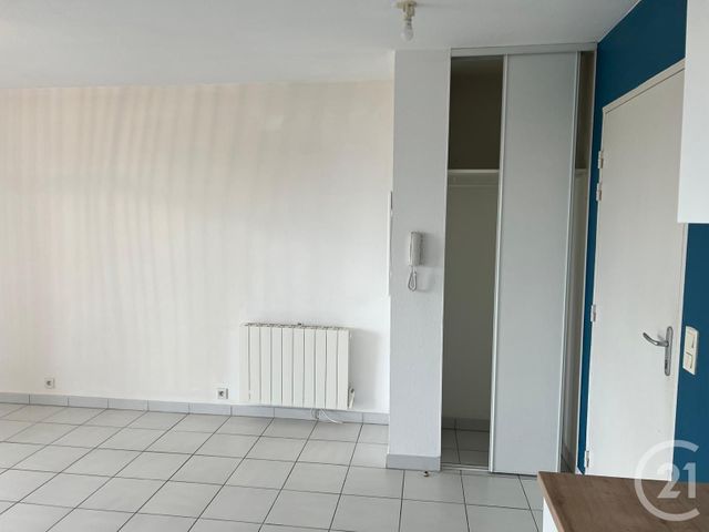 Appartement T2 &agrave; louer - 2 pi&egrave;ces - 39,05 m2 - Fougeres - 35 - BRETAGNE