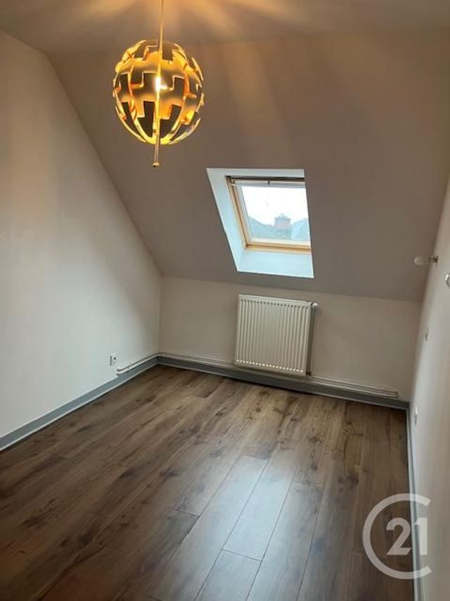 Appartement Duplex &agrave; louer - 3 pi&egrave;ces - 63,84 m2 - Fougeres - 35 - BRETAGNE