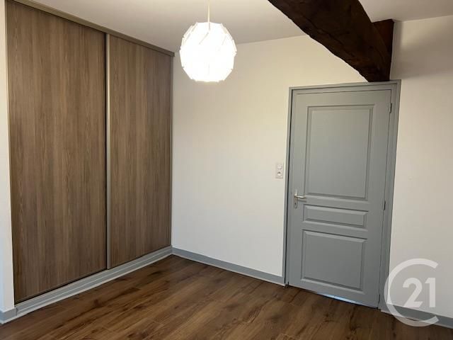 Appartement Duplex &agrave; louer - 3 pi&egrave;ces - 63,84 m2 - Fougeres - 35 - BRETAGNE