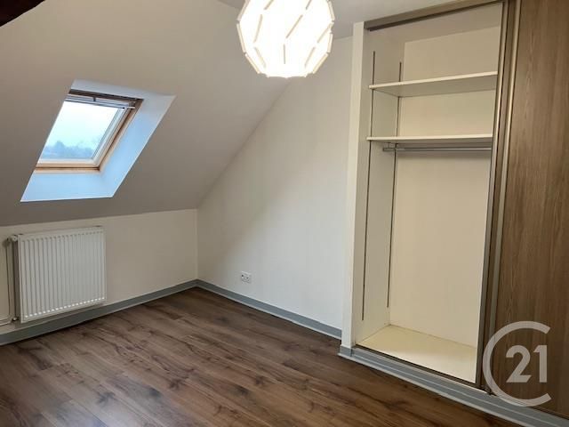 Appartement Duplex &agrave; louer - 3 pi&egrave;ces - 63,84 m2 - Fougeres - 35 - BRETAGNE