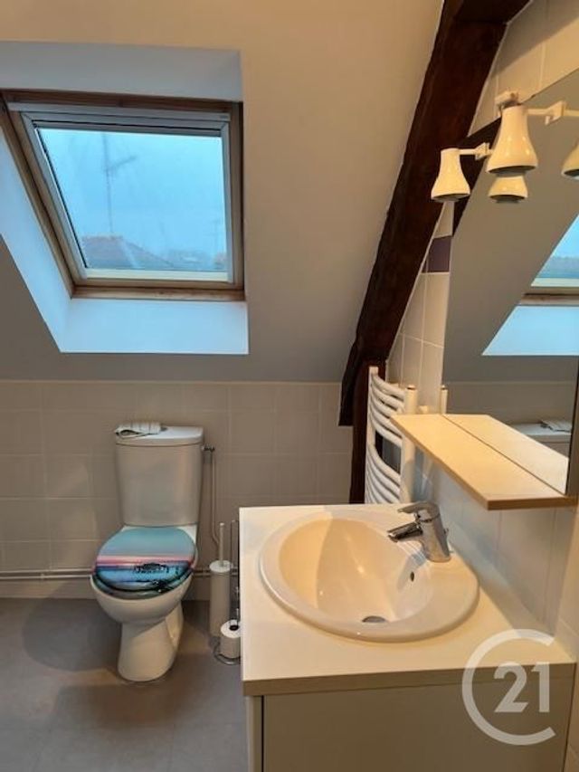 Appartement Duplex &agrave; louer - 3 pi&egrave;ces - 63,84 m2 - Fougeres - 35 - BRETAGNE