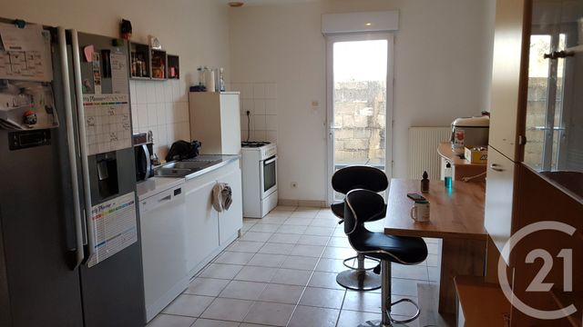 Maison &agrave; louer - 5 pi&egrave;ces - 90 m2 - Fougeres - 35 - BRETAGNE