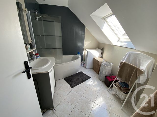 Appartement F3 &agrave; louer - 3 pi&egrave;ces - 70 m2 - Fougeres - 35 - BRETAGNE