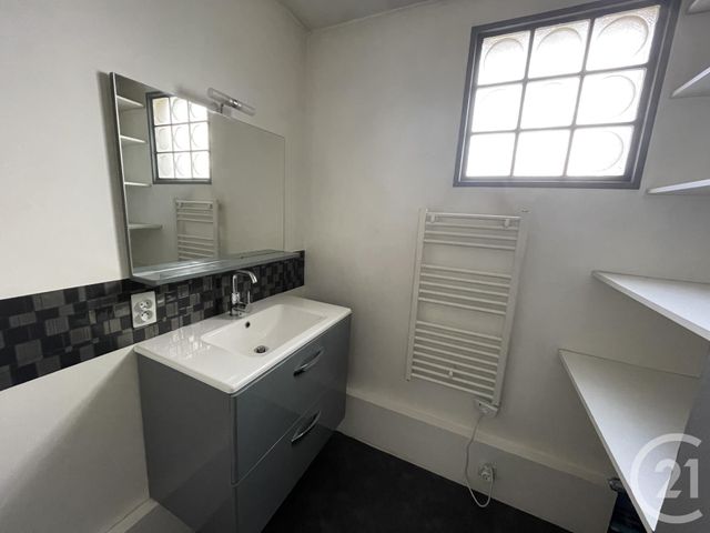 Appartement T3 &agrave; louer - 3 pi&egrave;ces - 58,19 m2 - Fougeres - 35 - BRETAGNE