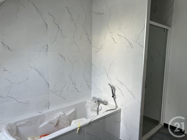 Maison &agrave; louer - 4 pi&egrave;ces - 100 m2 - Lecousse - 35 - BRETAGNE